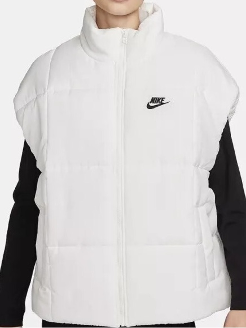 Nike Women’s Sportswear Therma-Fit Classic Puffer Vest-White